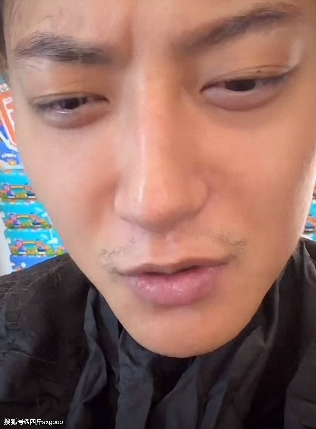 黄子韬兰博基尼违停被罚:明星特权引争议