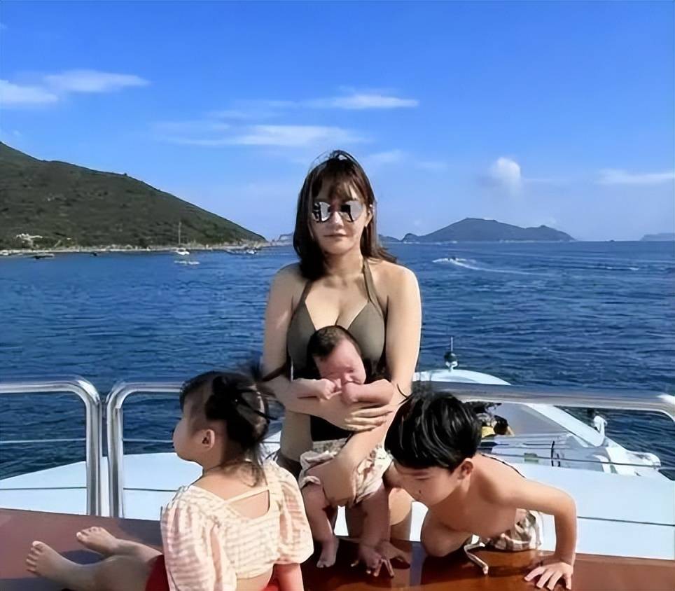 67岁香港富商与网红9年婚外情,5年生4胎原配不知
