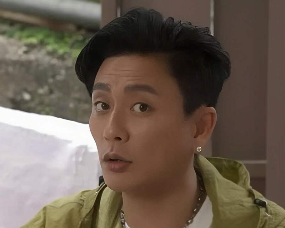 香港男星因父母离婚拒婚,离世前花光积蓄
