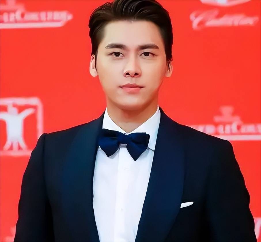人设崩塌!内娱顶流男星镜头前后两副面孔