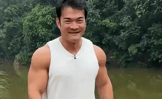 翻车不甩锅!李维刚卖假肉自赔750万获权威媒体表扬