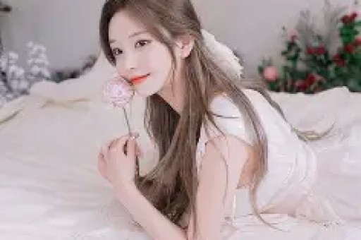 吴倩自曝被爸打掉牙不敢吐，直接吞