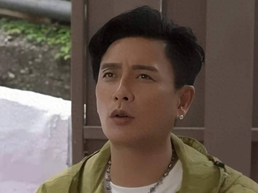 香港男星因父母离婚拒婚,离世前花光积蓄