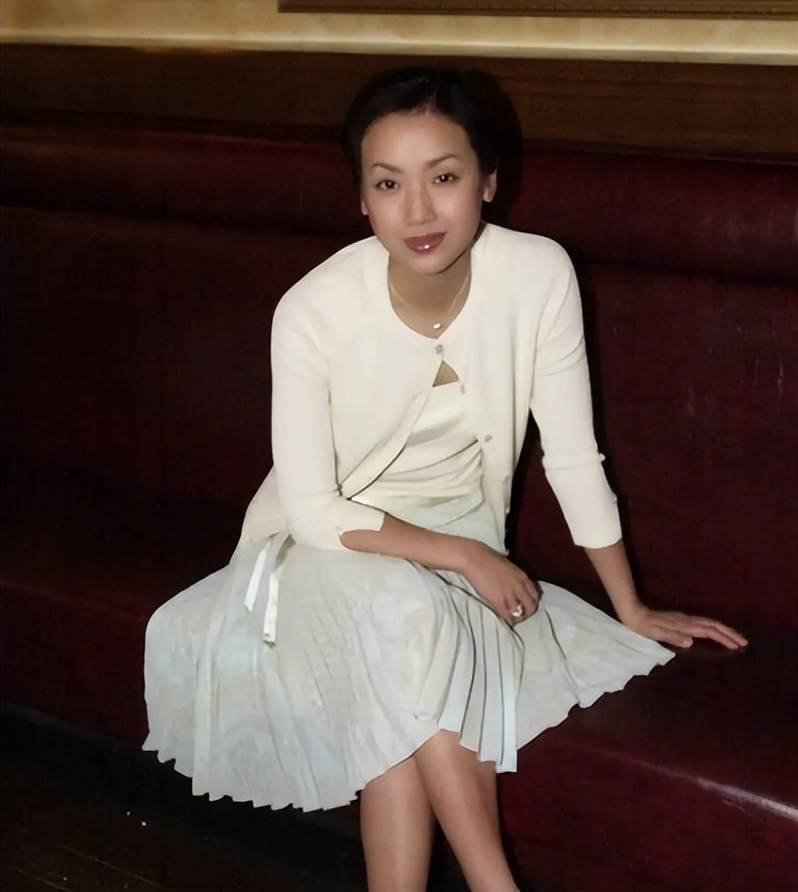 香港地区第一美女拒刘德华求婚,遭家暴12年