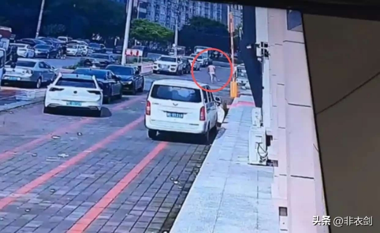 辛苦养家的货车司机，回家撞见这一幕，全网都沉默了